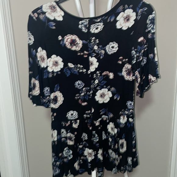 Blue top! - Picture 4 of 4